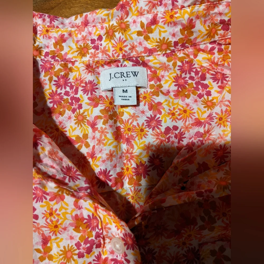 J. Crew - Lightweight Cotton Shirt Signature Fit BF817 | Medium | Pink Floral - Picture 3 of 15